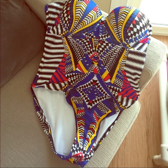 MULTI COLOR PLIS SIZE MONOKINI SWIMSUIT - Picture 6 of 8